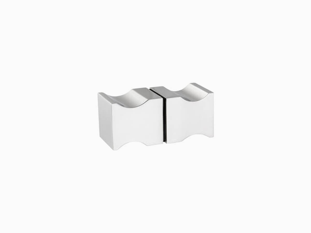 Quadratischer Griff mit ergonomischen Griffmulden
