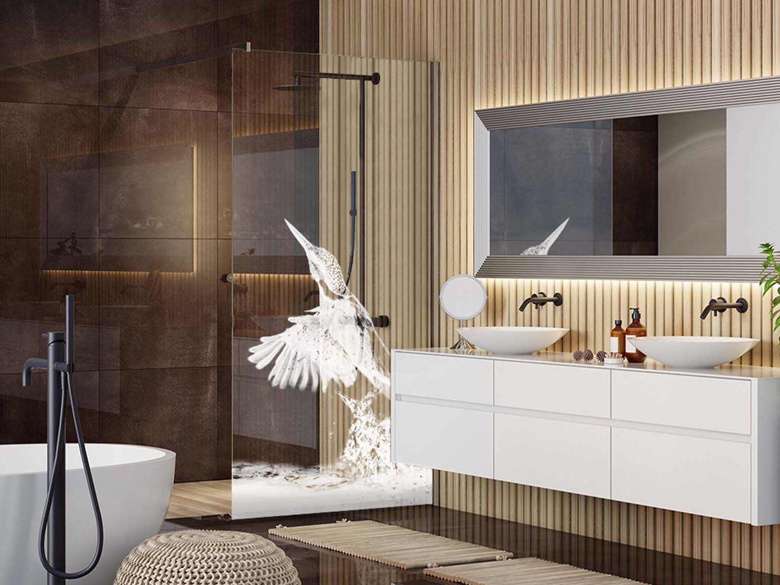 Walk-in-Duschwand mit Kolibri-Motiv in modernem Badezimmer mit Doppelwaschbecken und freistehender Badewanne