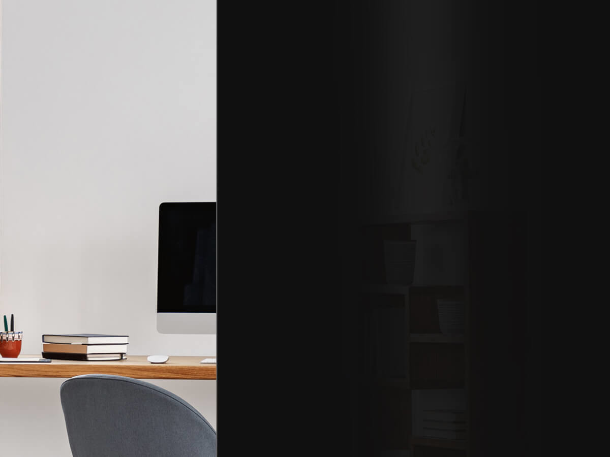 Trennwand-mit-Farbglas-Brilliant-black-2
