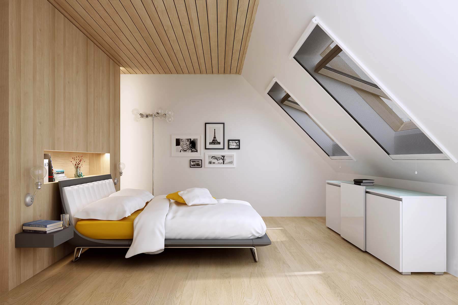 Schlafzimmer mit Dachfenstern und Insektenschutz-Rollo
