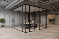 Raum-in-Raum-System in quadratischer Form in einem Großraumbüro