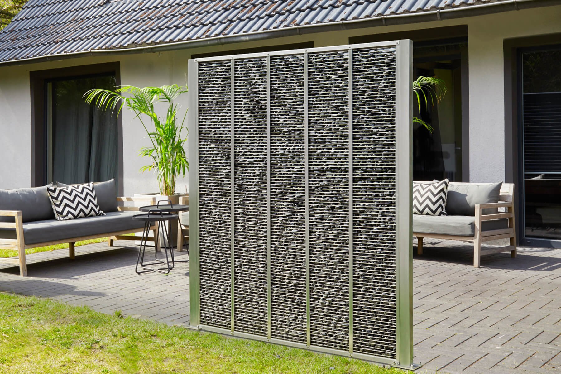 Gabione Genta als dekoratives Einzelelement ist ein moderner Hingucker für jeden Garten und Terrasse und sorgt euer Wind-, Sicht- und Lärmschutz