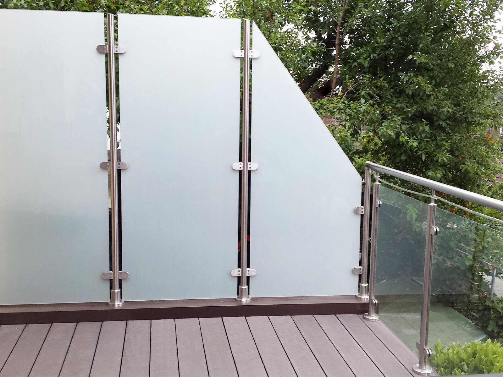 Wind- und Sichtschutz Transvent individuelle Schrägschnitte und Gestaltungsmöglichkeiten für Garten Terrasse und Balkon